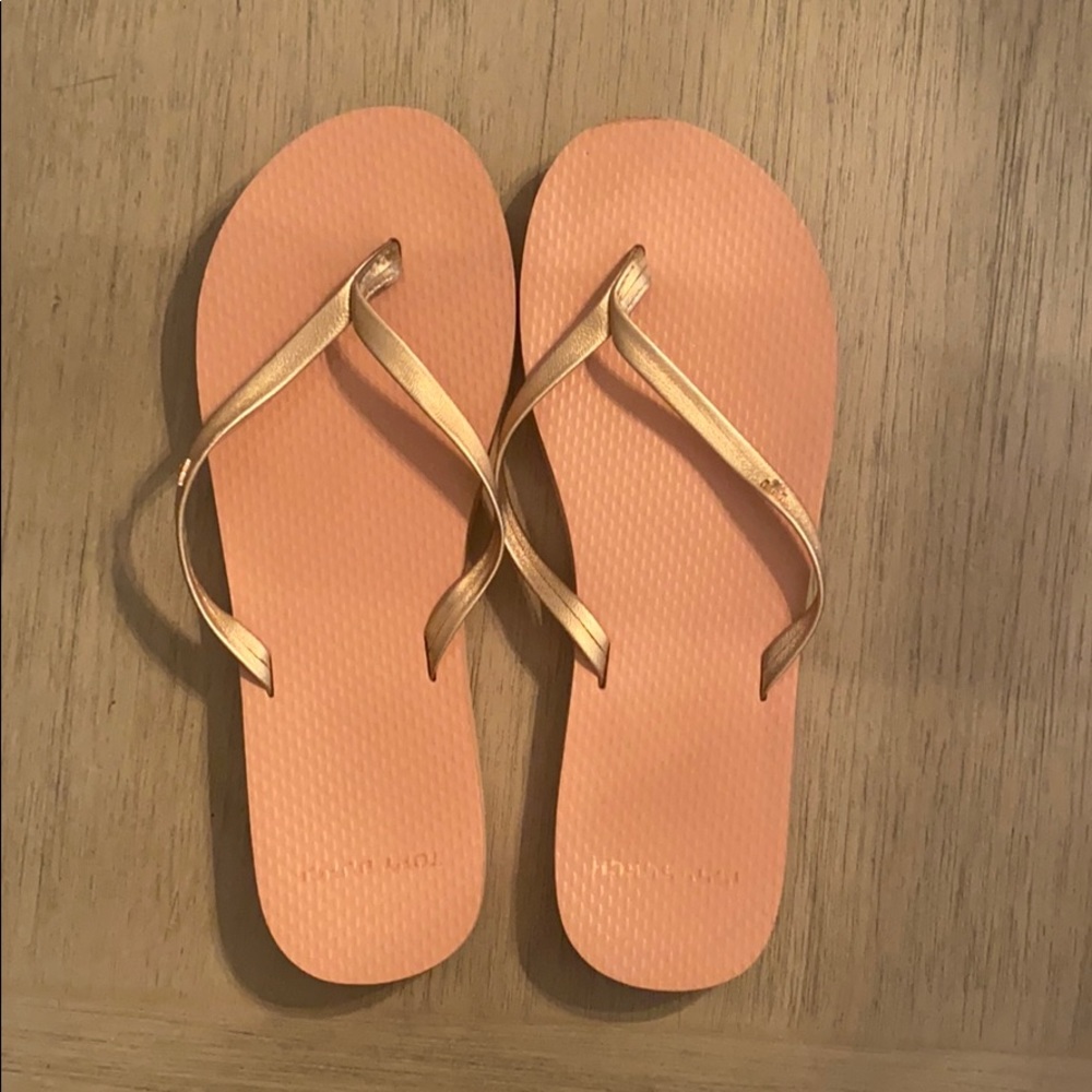 Tory Burch rose gold leather flip flop size 8